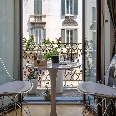 B And G San Babila- Luxury In The Heart Of - Design District Penzion
