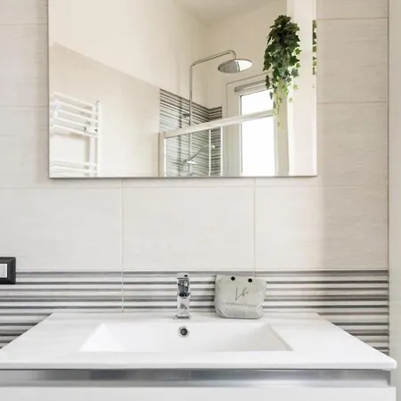 Apartamento Luxury In Prada District Near Mm Brenta & Center - Ideal For Business Profiles Milão