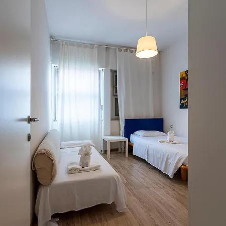 Attico Con Terrazzo - - Duomo 10 Min *