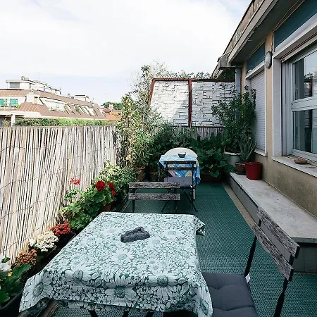 Attico Con Terrazzo - - Duomo 10 Min Appartement *