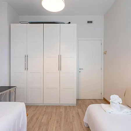 Attico Con Terrazzo - - Duomo 10 Min Апартаменты
