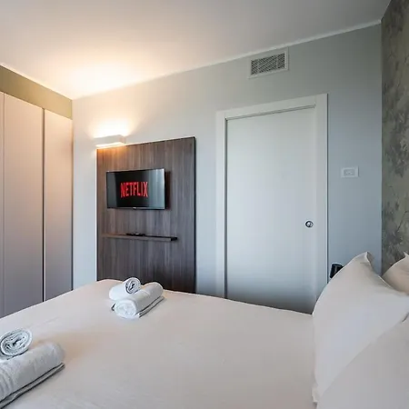 Park Towers 15 - Design - Large Terrace - Ac Daire Milano