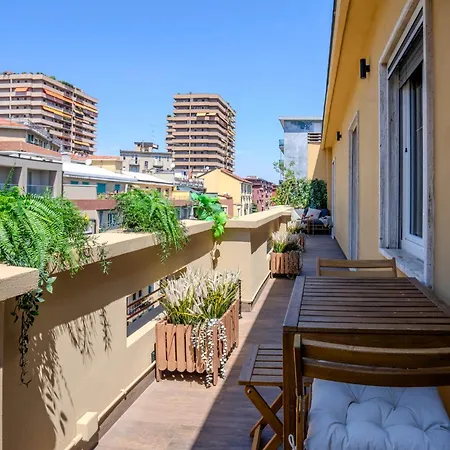 Daire Lussuoso Attico Con Terrazza, Vicino Metro, Duomo, Fondazione Prada