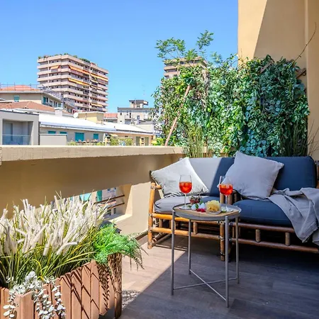Daire Lussuoso Attico Con Terrazza, Vicino Metro, Duomo, Fondazione Prada *