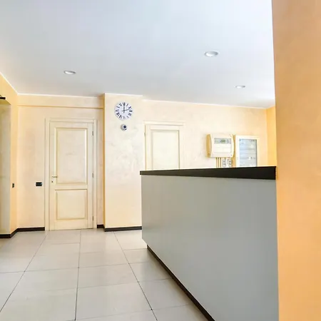 Apartment Citylife Prime Studio - In Front Of The Shopping District With Big Terrace And Gym
