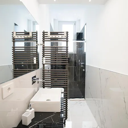 Design Porta Romana Ac & Check-in 24h شقة *