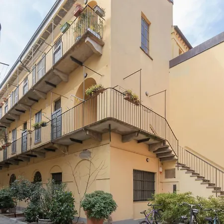 Apartment Xenia - In Corso San Gottardo A *