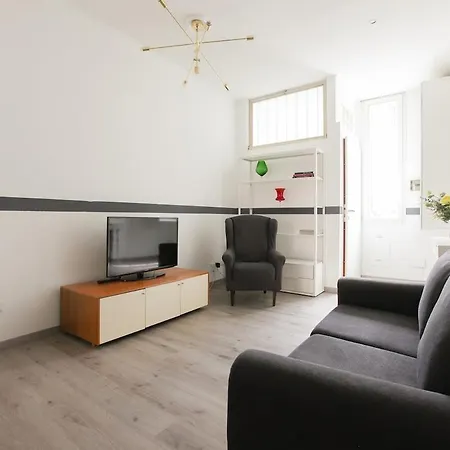 Spacious And Functional With 2 Bathrooms *