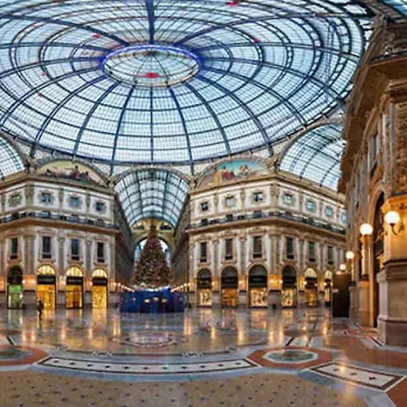 Duomo Milan-attic With Terrace-netflix And Wifi *