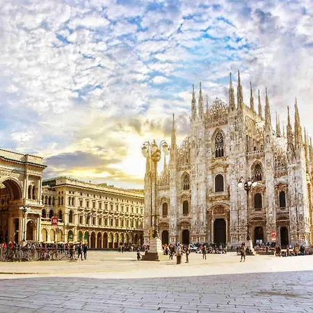 Duomo Milan-attic With Terrace-netflix And Wifi * Mediolan