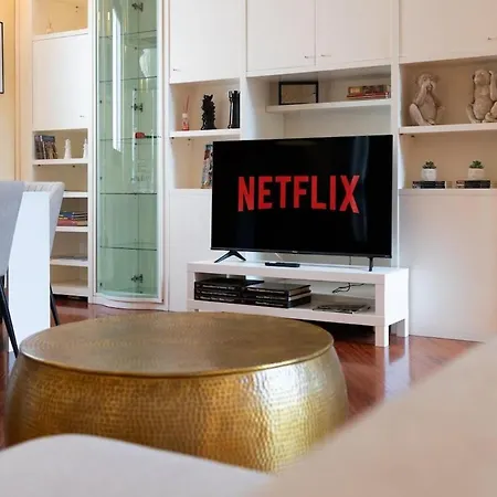 Duomo Milan-attic With Terrace-netflix And Wifi Apartament *