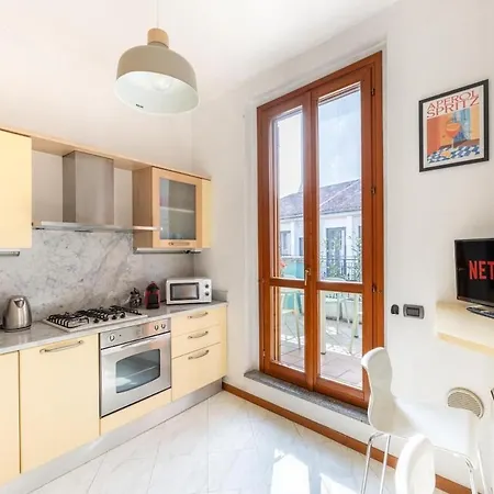 Duomo Milan-attic With Terrace-netflix And Wifi * Mediolan