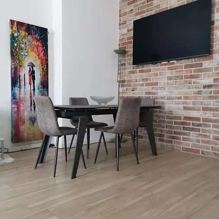 30 Meters From The Lambrate M2 Citta Studi Metro Station Apartament *