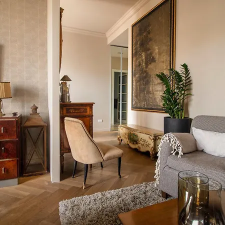 Apartmán Filzi 41 - Elegant And Near Station