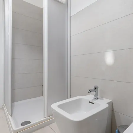 Monumentale M5 - 6 Ospiti & Famiglie Con 2 Bagni E