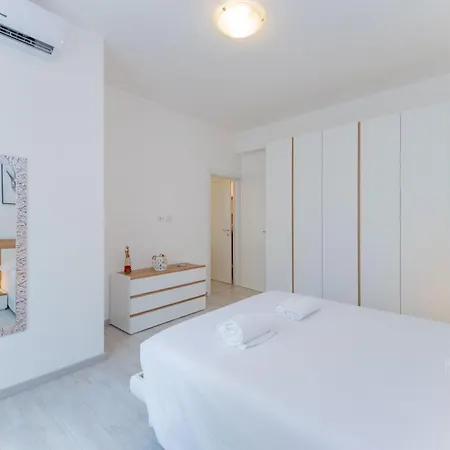 Apartament Casa Raffaella Comfort E Smart Working Vicino M3 E Bus