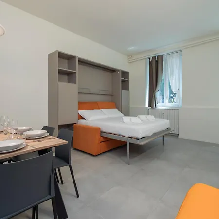 Goldoni House 6 Duomo M5 A Few Steps Away From The Subway Апартаменты