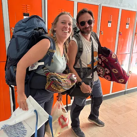 Lion & Youth Hostel *