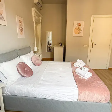 Lägenhet Luxury Penthouse - 5 Min To Duomo 2 *
