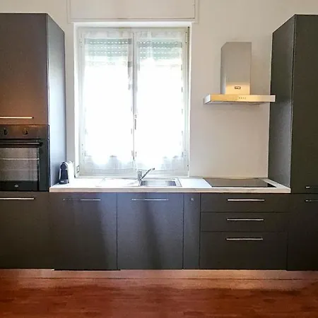 Guesthost - Modern With Hot Tub Milaan