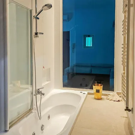 Appartement Guesthost - Modern With Hot Tub Milaan