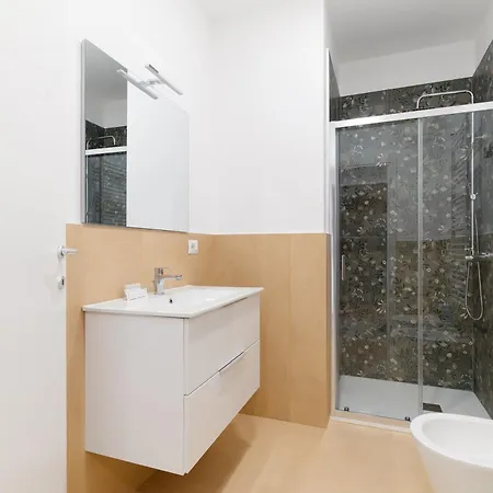 Appartamento Guesthost - Cosy Milano- Bande Nere M1 *