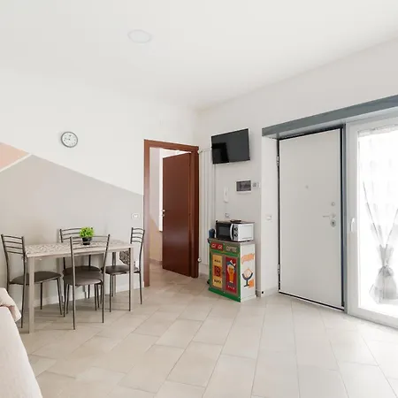 Cozy Ground-floor In Affori Milán
