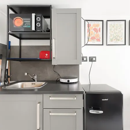 Guesthost - With Wifi & Ac- Calvairate Appartement Milaan