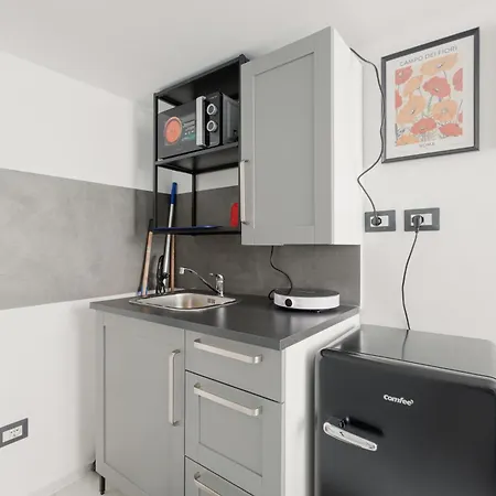 Appartement Guesthost - With Wifi & Ac- Calvairate *