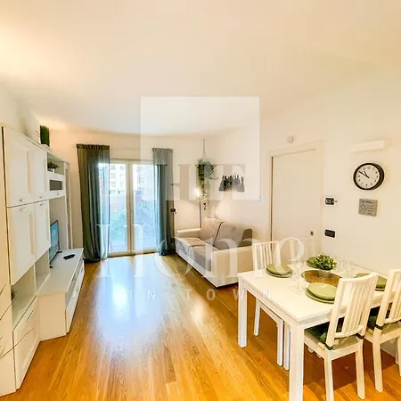 In Town - - Porta Nuova District Apartment