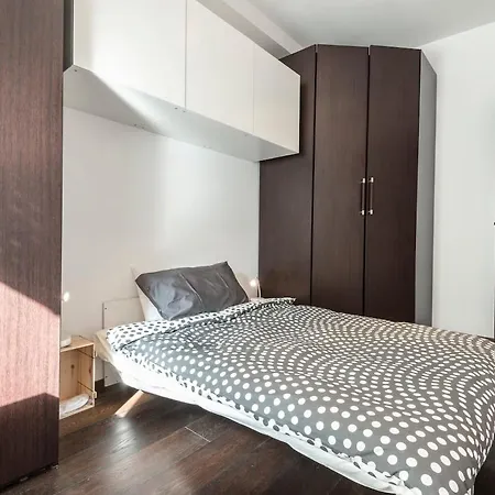 Quite And Bright Tortona District Apartament *