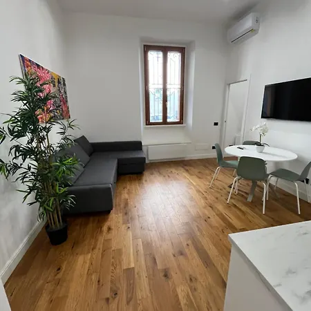 Modern Flat In Isola דירה