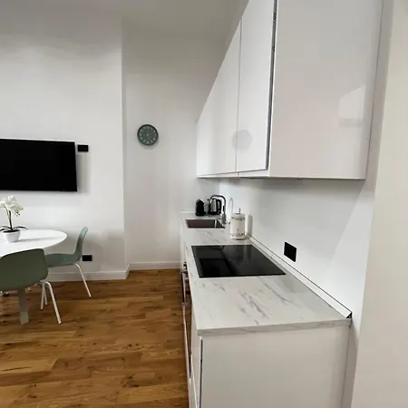 Modern Flat In Isola דירה מילאנו