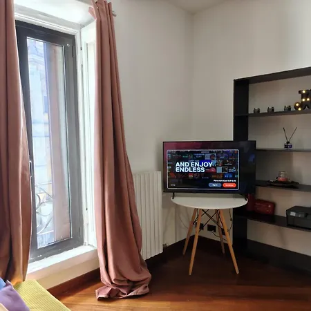 Center Urban Apt, Ac, Wifi, Metro M3 Duomo Apartman *