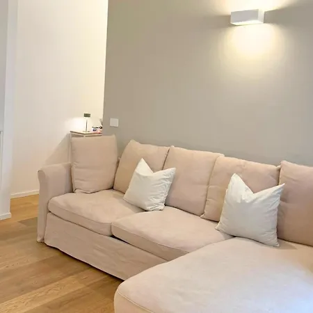 Modern Centre Near San Babila And Duomo *