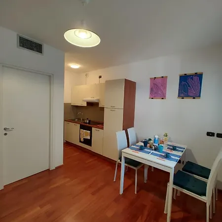 Casa Gaia - Lambrate Citta Studi Διαμέρισμα *