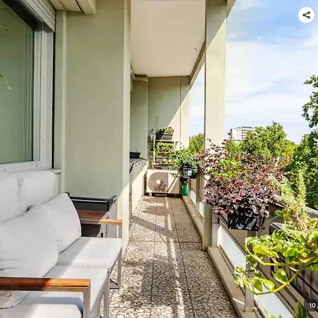 New In Arco Della Pace *