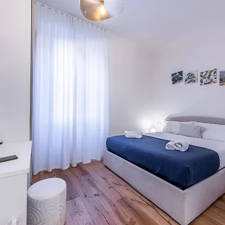 Porta Venezia Bilocale Moderno דירה מילאנו