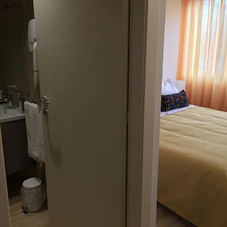 享受米兰酒店 招待所