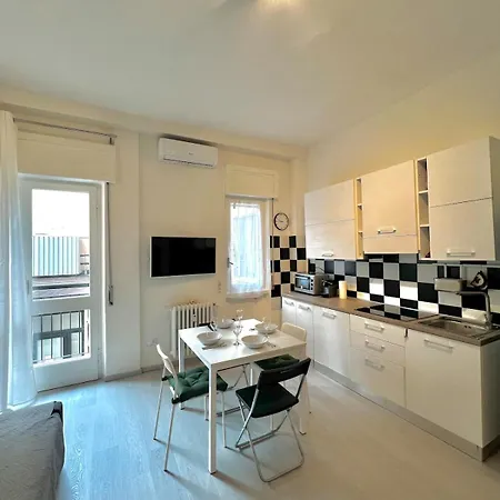 15 Minutes From The Duomo - New With Every Comfort 아파트 *