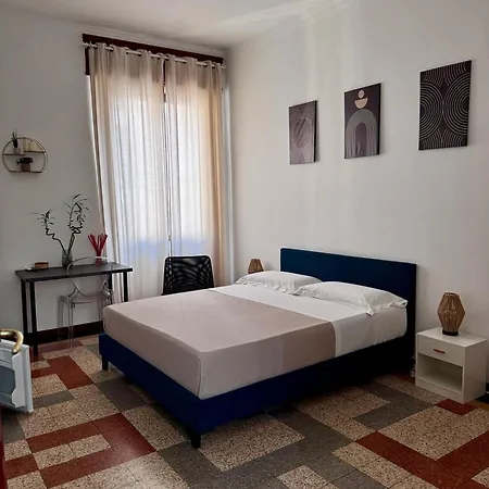 Three Bedroom In The Centre Of The Apartment Mailand
