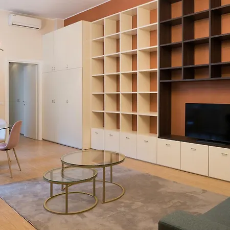 Porta Romana Exclusive - Center - M3 شقة *