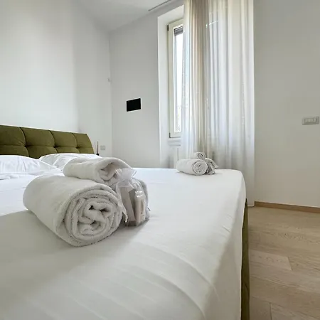 Sant'agostino Large & Elegant Apartment, * Milão