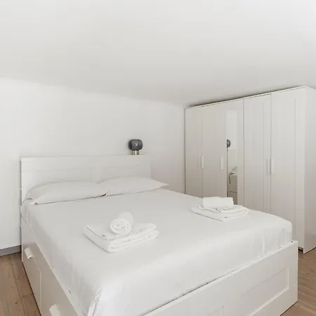 شقة Guesthost - Cozy Loft-studio Flat In Crescenzago ميلان