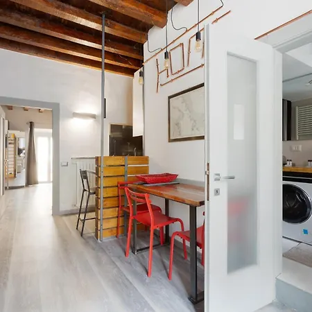 Guesthost - Stylish Industrial Flat Near Navigli Apartament