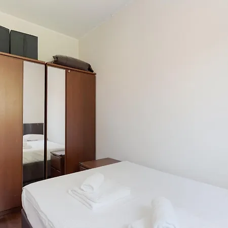 Apartament Guesthost - Stylish Viale Toscana Mediolan