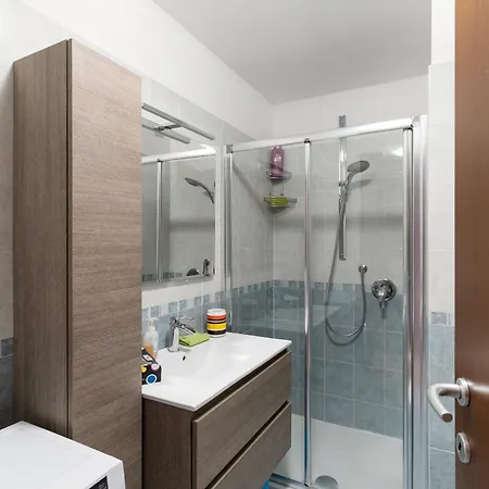 Guesthost - Bisceglie M1 Balcony * Milano