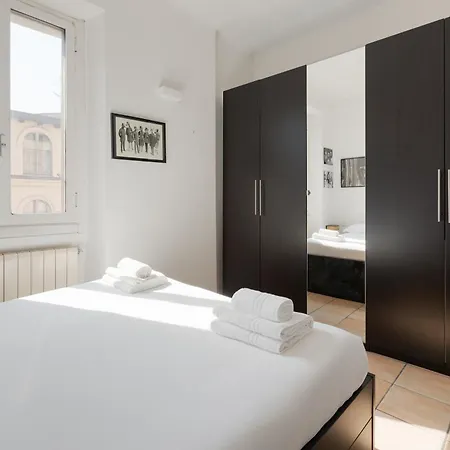 Guesthost - Industrial-style In Chinatown! *