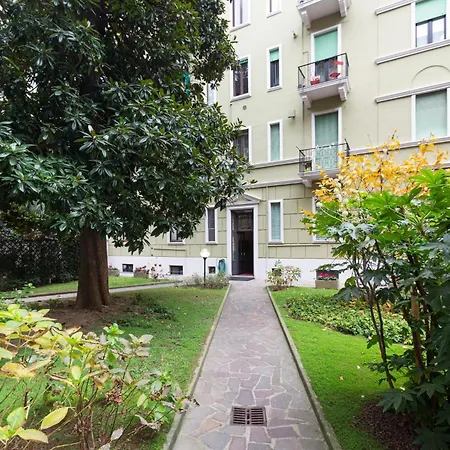 Apartamento Guesthost - Modern And Cozy Near Amendola M1 *