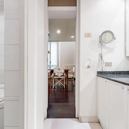 Guesthost - Brera Escape! Exclusive Roomy Flat Апартаменты